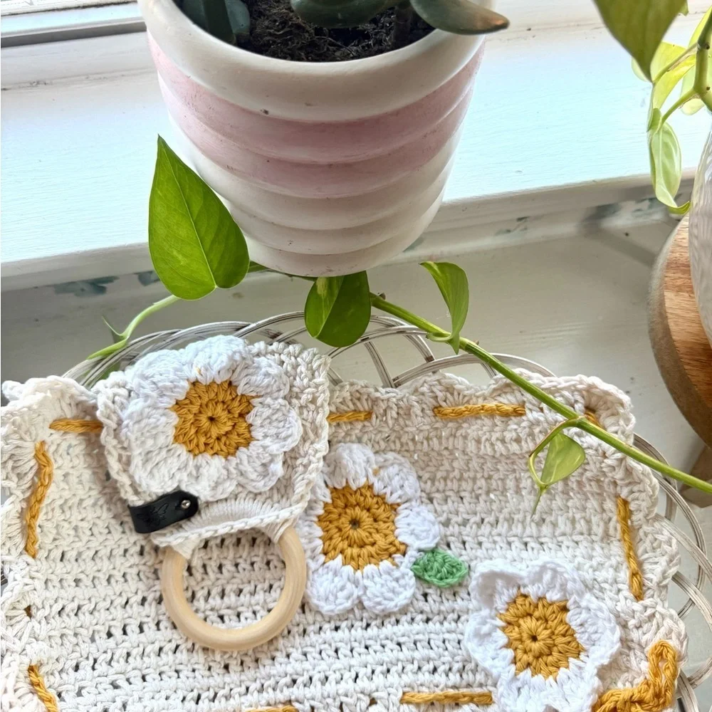 NWT Handmade Daisy Crochet Kitchen Towel & Ring Holder Set - Cottagecore Boho